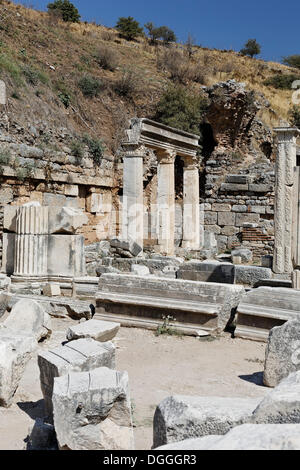 Geben Sie Agora, obere Agora, Marktplatz, UNESCO-Weltkulturerbe, Ephesus, Ephesos, Efes, Izmir, Türkische Ägäis Stockfoto