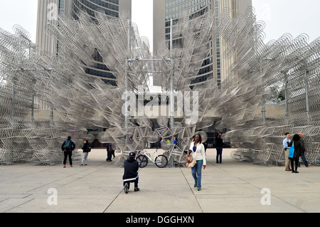 Ai Weiweis für immer Fahrräder, Nathan Phillips Square in Toronto Stockfoto