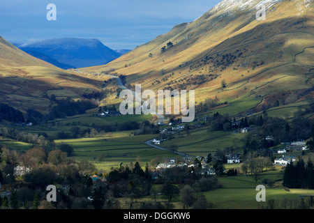 Grasmere Dorf und Dunmail erhöhen, im Winter. Nationalpark Lake District, Cumbria, England, Vereinigtes Königreich, Europa. Stockfoto