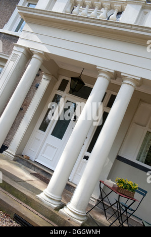 Vordere Tür Grand Spalten korinthischen Haus Stockfoto