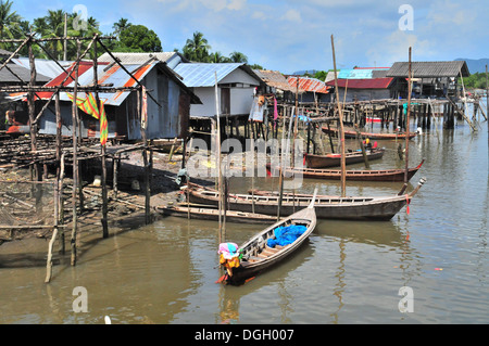 Fischerdorf in der Provinz Krabi, Thailand Stockfoto