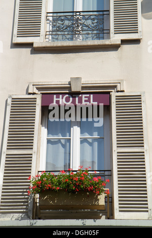 Paris France,9. Arrondissement,Rue Notre-Dame de Lorette,Hotel,Schild,Fenster,Blumenkästen,France130814054 Stockfoto