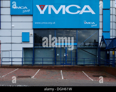 YMCA-Charity-Shop in Ancoats Manchester UK geschlossen Stockfoto