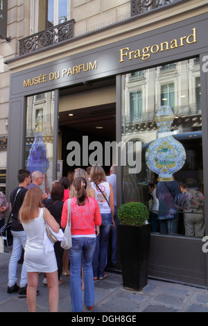 Paris Frankreich,9. Arrondissement,Rue Scribe,Fragonard Parfümmuseum,Musee du Parfum,line,queue,Kunden,Frankreich130815075 Stockfoto