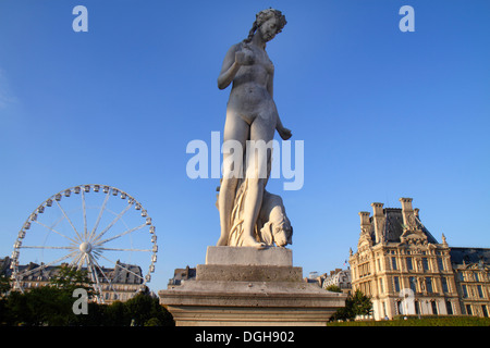 Paris Frankreich,8. Arrondissement,Tuileries Garden,Jardin des Tuileries,Park,Nymphe,Louis Auguste Leveque,Louvre Kunstmuseum,Louvre Palace,Ferris Stockfoto