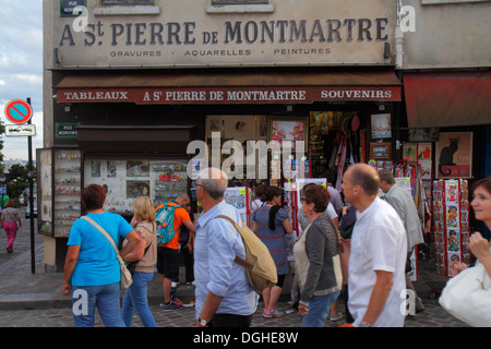 Paris Frankreich,Europa,Frankreich,18. Arrondissement,Montmatre,Place du Tertre,Rue Norvins,Erwachsene Erwachsene Erwachsene Männer männlich,Erwachsene,Frau Frauen weibliche Dame,so Stockfoto