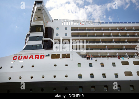 Queen Mary 2 angedockt Brooklyn NY Stockfoto