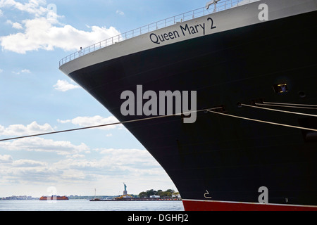 Queen Mary 2 angedockt Brooklyn NY Stockfoto