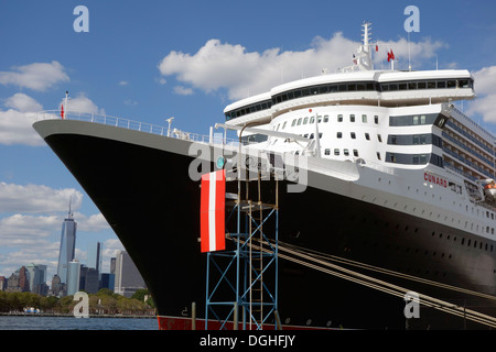 Queen Mary 2 angedockt Brooklyn NY Stockfoto