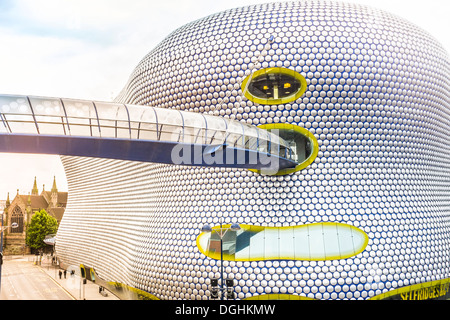 Selfridges, und die Brücke zum Bullring Shopping Centre, Birmingham, England. Stockfoto