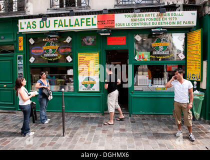 Jüdischen Snack-Shop "L'as du Fallafel' in die Rue des Rosiers, Marais, Paris, Ile de France Region, Frankreich, Europa Stockfoto