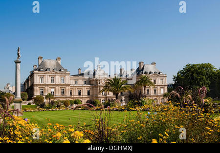 Palais du Luxembourg, Sitz des französischen Senats, Schlosspark Jardin du Luxembourg, Paris, Ile de France Region, Frankreich Stockfoto