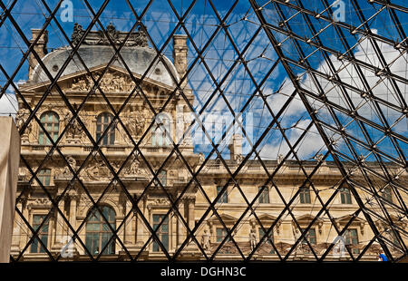 Glaspyramide, Louvre Museum, Musée du Louvre, Paris, Ile de France Region, Frankreich, Europa Stockfoto