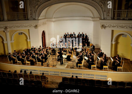 Konzert des Staatsorchesters Aserbaidschan für die Volksmusik in der 1912 gebaut Philharmonie in Baku, Aserbaidschan Stockfoto