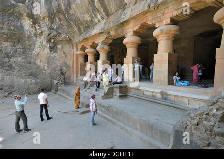 Seite Höhle des Shiva-Tempels auf Elephanta Island, UNESCO-Weltkulturerbe, Mumbai, Maharashtra, India Stockfoto