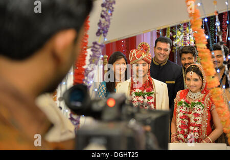 Bollywood-Schauspieler während der Dreharbeiten der Serie "My Daughter" in der SJ film Studios, Mumbai, Maharashtra, Indien Stockfoto