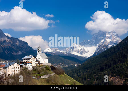 Colle Santa Lucia und Monte Pelmo Peak, Dolomiten, Italien, Europa Stockfoto