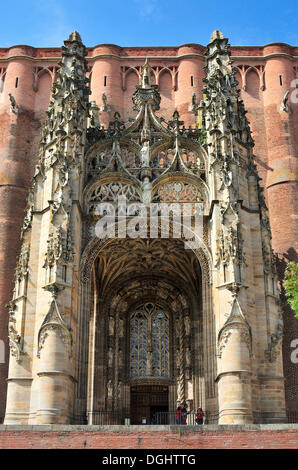 Kathedrale von Albi, formal die Kathedrale von Sankt Cecilia, Cathédrale Sainte-Cécile d'Albi, mit seinem gotischen portal Stockfoto