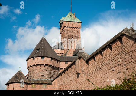 Château du Haut-Kœnigsbourg oder Hohkoenigsburg Burg, Hochkönigsburg bei Orschwiller, Elsass, Frankreich Stockfoto