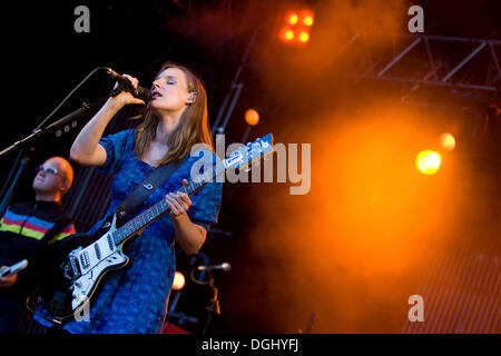 Judith Holofernes, Sängerin der deutschen Pop-Rock-Band Wir Sind Helden, Leben auf dem Heitere Open Air in Zofingen, Schweiz Stockfoto