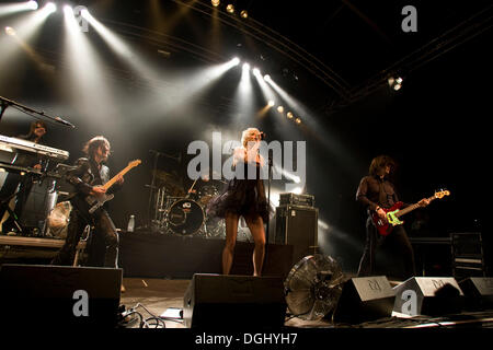 Die belgische Band Vive la Fête live auf dem Heitere Open Air in Zofingen, Schweiz Stockfoto