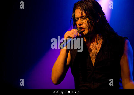 Leben Sie Mark Fox, Sänger und Frontmann der Schweizer Hardrockband Shakra in der Schueuer Concert Hall, Luzern, Schweiz Stockfoto