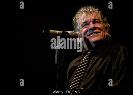 Dan McCafferty, Sänger und Frontmann der schottischen Band Nazareth, live am Rock Meets Classic in der Stadthalle Sursee, Luzern Stockfoto