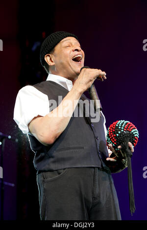 Al Jarreau, Leben der US amerikanischen Jazz, Pop und Rhythm And Blues-Sänger und Songwriter auf das Blue Balls Festival im Konzert Stockfoto