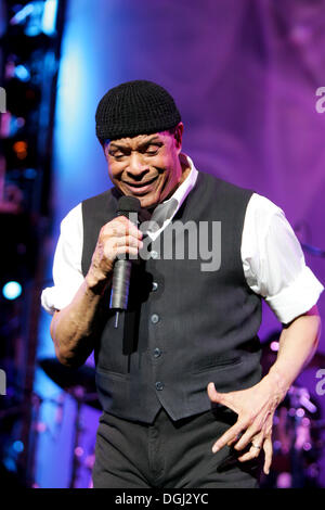 Al Jarreau, Leben der US amerikanischen Jazz, Pop und Rhythm And Blues-Sänger und Songwriter auf das Blue Balls Festival im Konzert Stockfoto