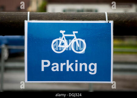 Fahrrad-Parkplatz-Schild Stockfoto