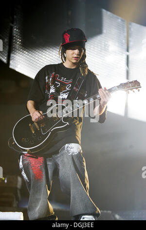 Tom Kaulitz, Gitarrist der deutschen Rock- und pop-Band "Tokio Hotel", spielen live im Hallenstadion in Zürich Oerlikon Stockfoto