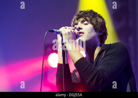 Die schottische Sängerin und Songwriterin Paolo Nutini live im Luzerner Saal des KKL in das Blue Balls Festival, Luzern Stockfoto