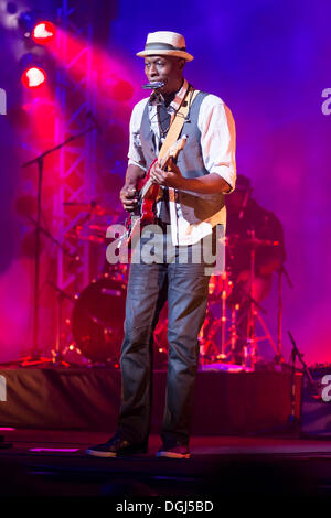 Keb 'Mo', US-amerikanischer Blues-Sänger, Gitarrist und Songwriter, die live im Konzertsaal des KKL, Blue Balls Festival Stockfoto