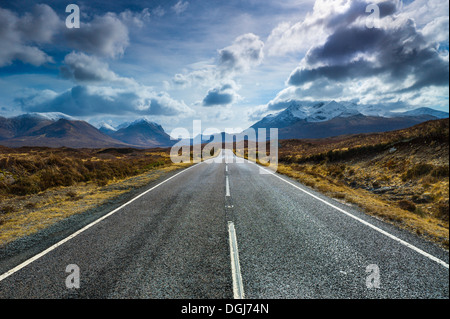 Die roten und schwarzen Cullins aus nördlich von Sligachan. Stockfoto