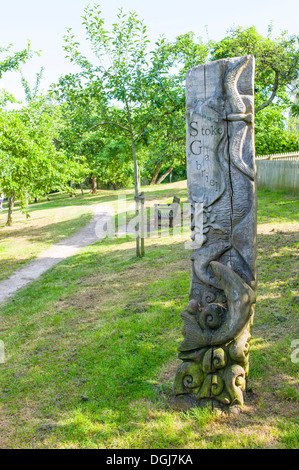 Stoke Gabriel Ortsschild am Eingang zum Dorf Obstgarten. Stockfoto