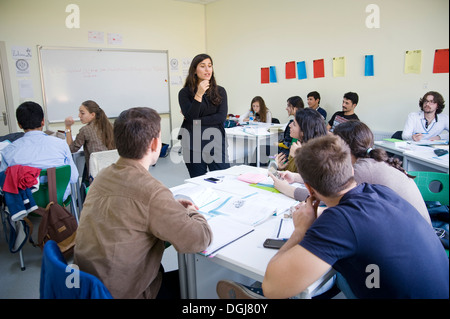 Türkei, ISTANBUL: Der neuen türkischen deutschen Universität begann im September 2013 mit seinen ersten 100 Studenten in Beykoz auf der asiatischen Seite. Stockfoto