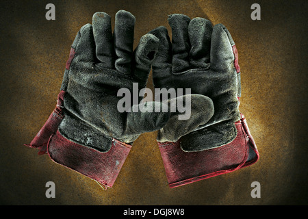 Paar gut getragen Leder Arbeitshandschuhe. Stockfoto