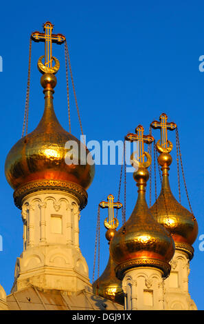 Vergoldeten Zwiebeltürme der russisch-orthodoxen Kirche von Genf im Abendlicht, Genf, Schweiz, Europa Stockfoto