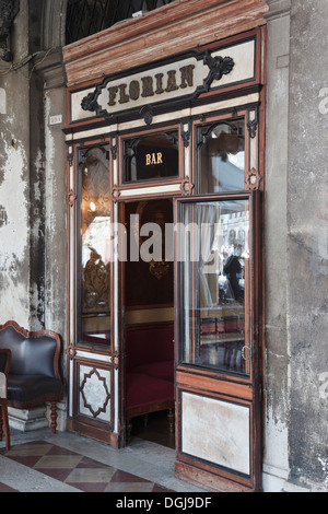 Eingang zum Cafe Florian in Markusplatz. Stockfoto