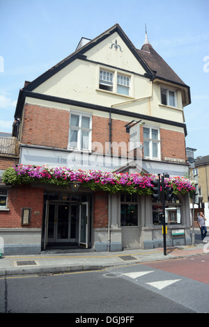 Wandle Pub auf Garratt Lane Earlsfield Wandsworth London Stockfoto