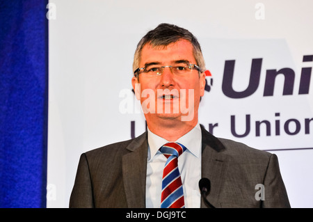 Belfast, Nordirland, Vereinigtes Königreich. 19. Oktober 2013 - spricht Tom Elliott MLA an der Ulster Unionist Party Konferenz 2013 Stockfoto