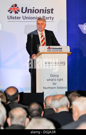 Belfast, Nordirland, Vereinigtes Königreich. 19. Oktober 2013 - spricht Jim Nicholson MEP an der Ulster Unionist Party Konferenz 2013 Stockfoto