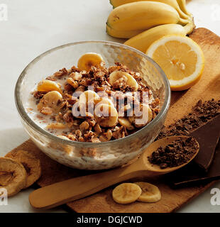 Schokoladenmüsli im Waadtländer Stil, Schweiz. Stockfoto