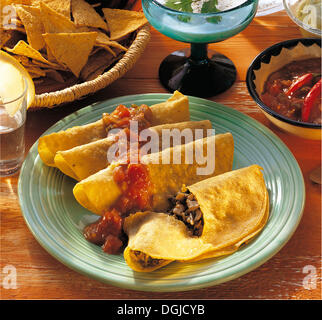 Quesadillas mit Pilzfüllung, mexikanisch. Stockfoto