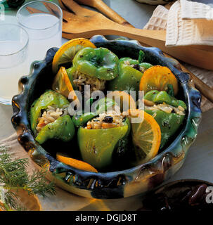 Gefüllter Pfeffer Dolmas mit Minze, Pute. Stockfoto