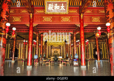 Thron-Raum Thai Hoa Palast, Hoang Thanh Kaiserpalast, Verbotene Stadt, Hue, UNESCO-Weltkulturerbe, Vietnam, Asien Stockfoto