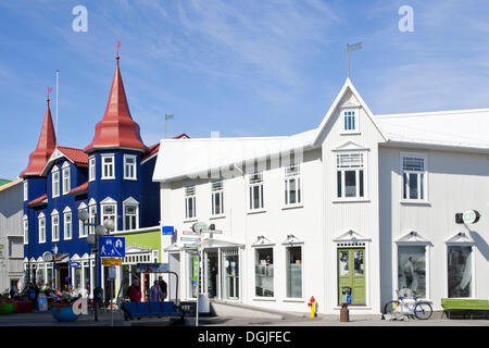 Café in der Fußgängerzone von Akureyri, Island, Europa Stockfoto