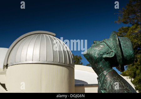 Die Statue von Konstantin Tsiolkovsky, der Vater der Kosmonautik in Brisbane Botanic Gardens. Stockfoto