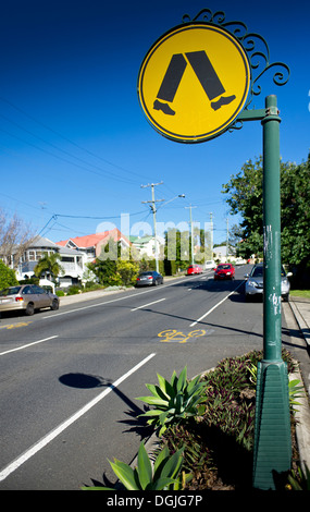 Ein Zeichen für einen Fußgängerüberweg in Brisbane in Queensland. Stockfoto