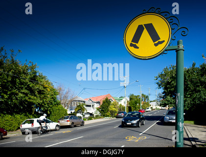 Ein Zeichen für einen Fußgängerüberweg in Brisbane in Queensland. Stockfoto